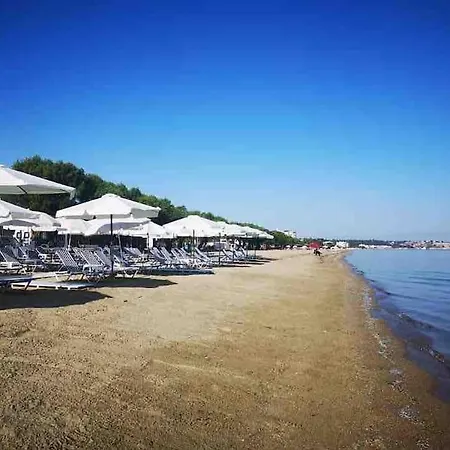 度假居 Quiet Place In The Center Of Perea Near The Sea.